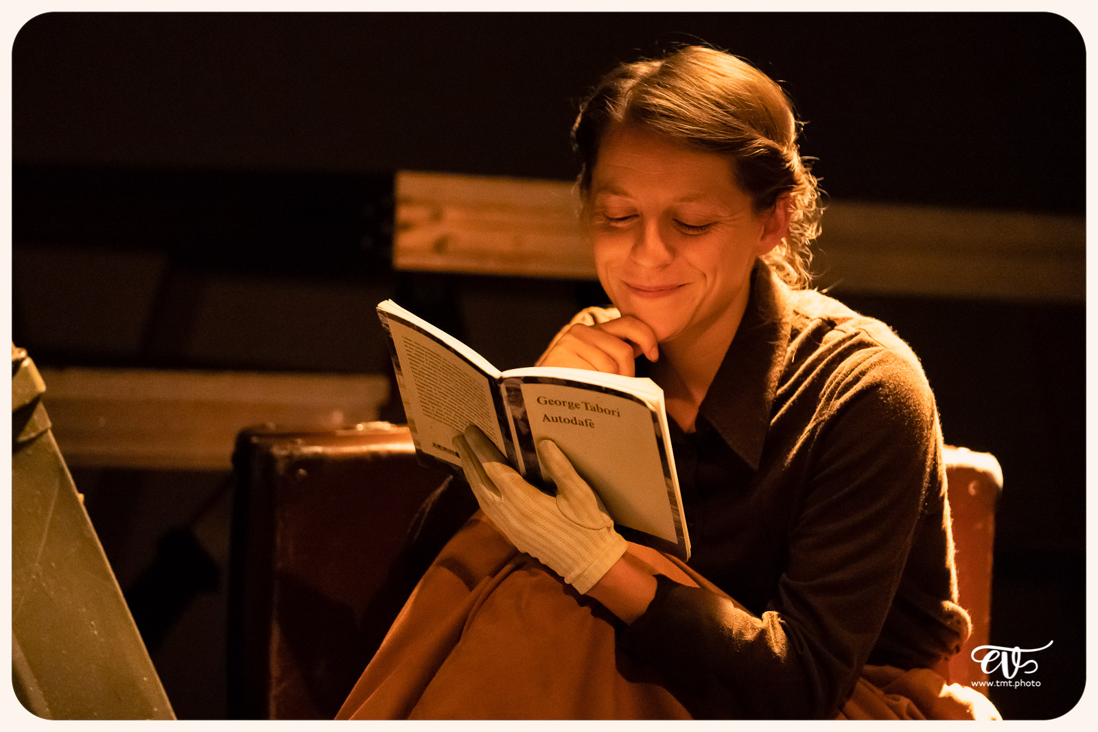 LA MESNIE H. - UN JOUR D'ÉTÉ